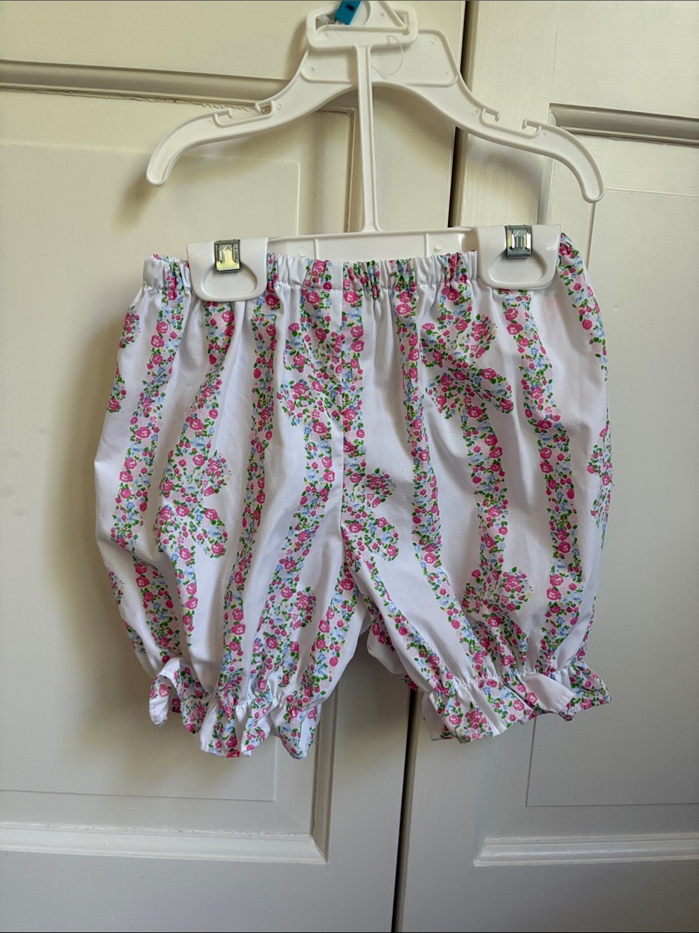 TBBC 2 piece set in floral Rutledge Ribbons pattern - Picture 2 of 4